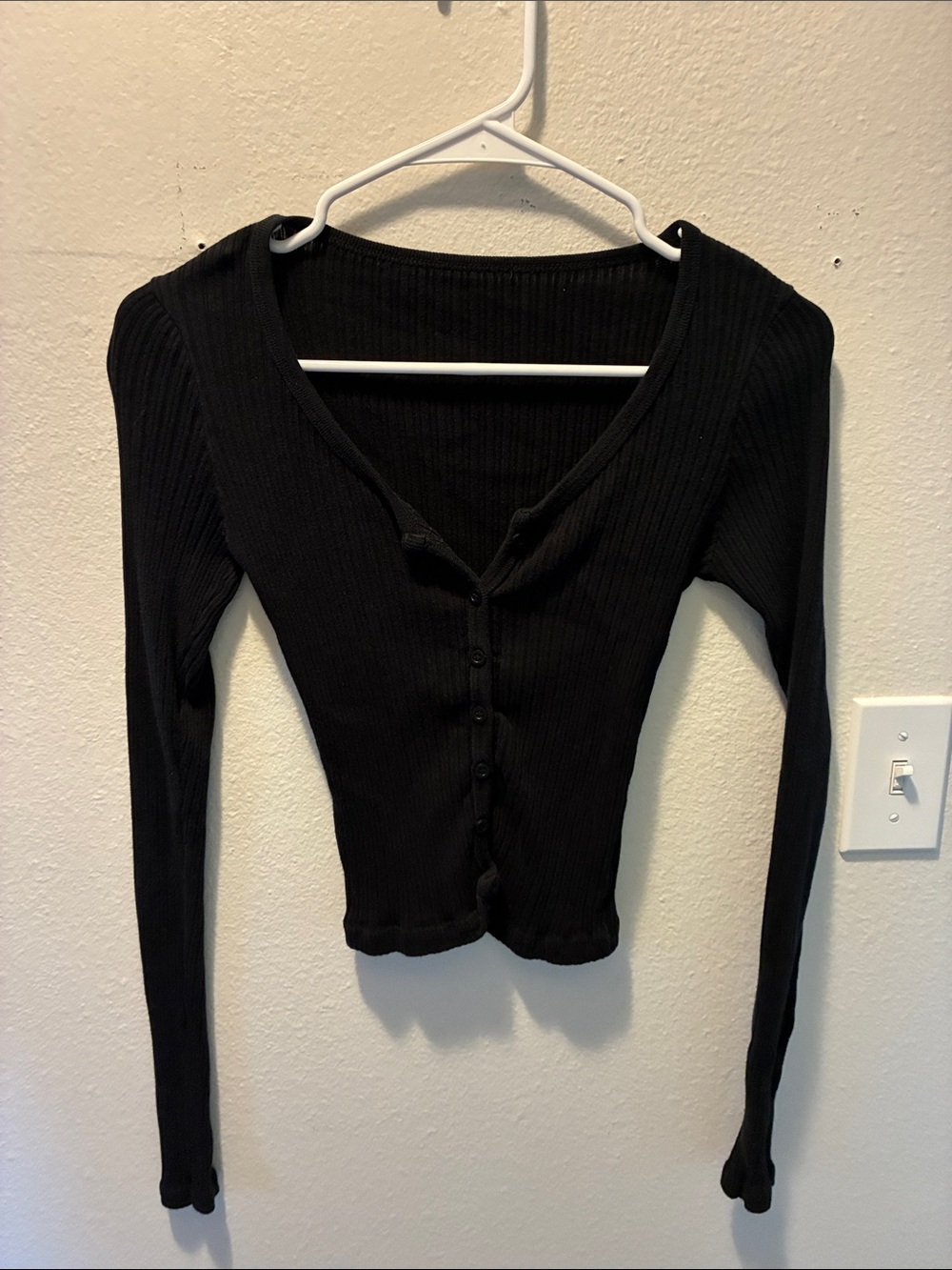 PacSun Black Ribbed Button-Front Long Sleeve Crop Top